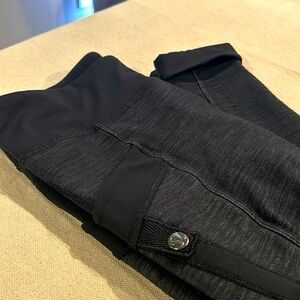 Lululemon leggings/yoga crop pants size 4